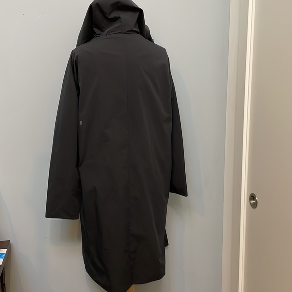 Kit and Ace - Feather Light Hooded Jacket- NWT - Picture 4 of 12